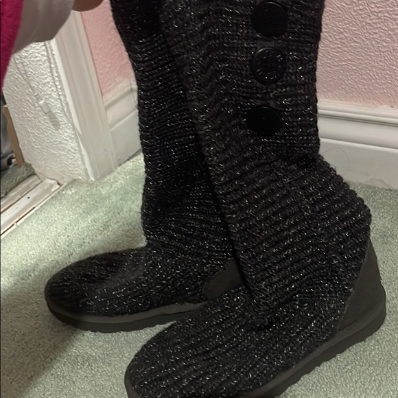 Cardi UGGs - Picture 4 of 5